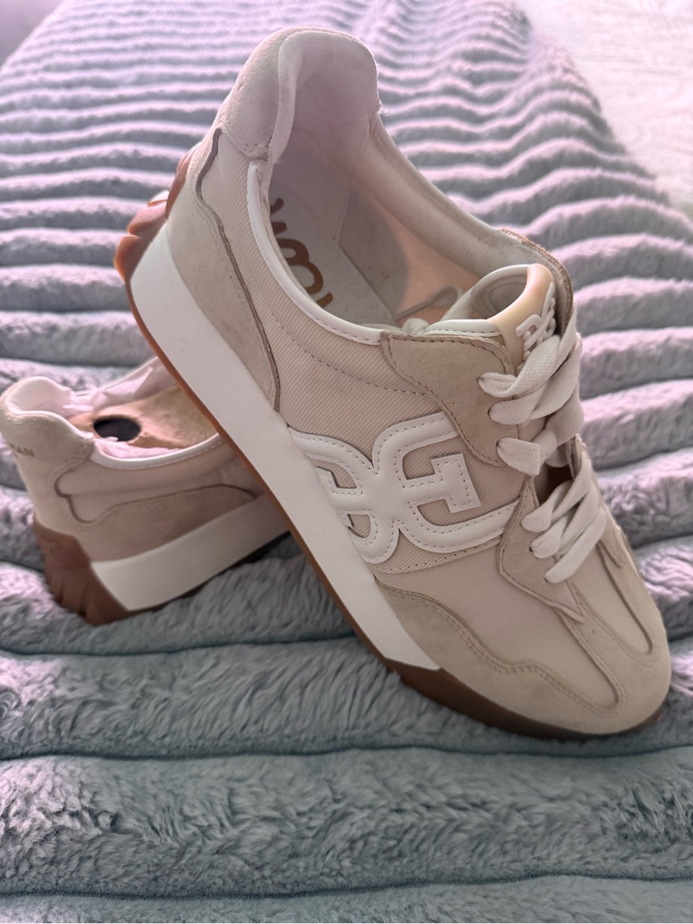 Sam Edelman Beige and White Lace-Up Casual Sneakers